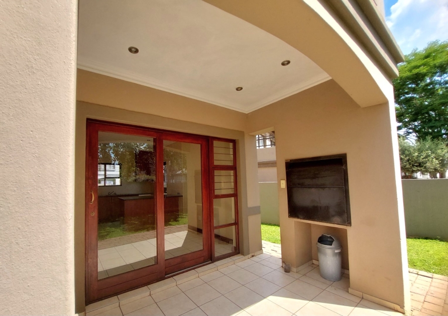 3 Bedroom Property for Sale in Gateway Manor North West